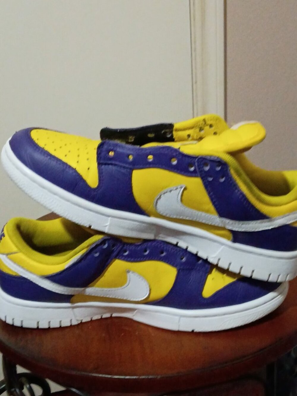 Women's Nike Dunk Low Yellow Purple Lakers Dunk Size 8.5 Los Angeles - Picture 14 of 15